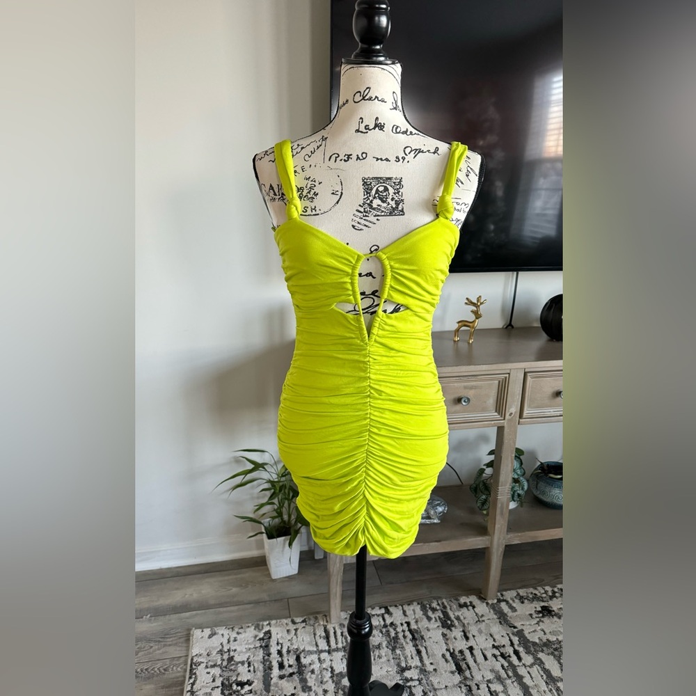 Zara Lime Green Ruched Dress - Picture 2 of 7